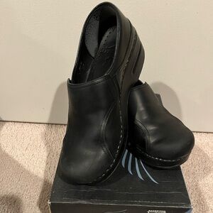 Dansko Phoebe Leather Clog-Sz 37